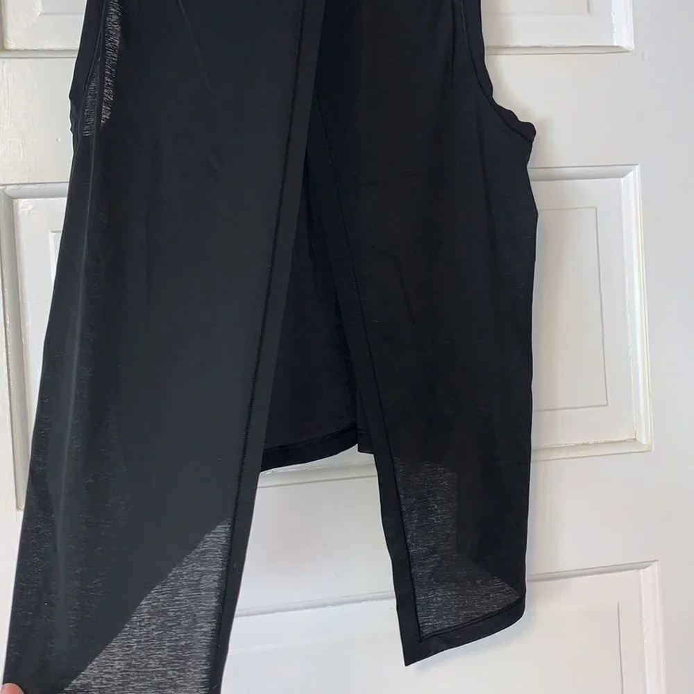 Size 8 Lululemon in the open black tank top tanktop